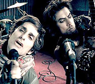 Фронтмен Jane’s Addiction покалечил ногу